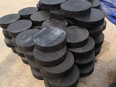 兴安盟板式橡胶支座由若干层橡胶片与薄钢板经加压硫化